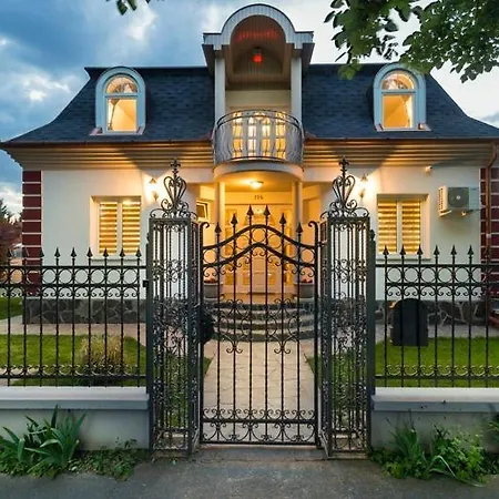 Amigo Vendeghaz Villa
