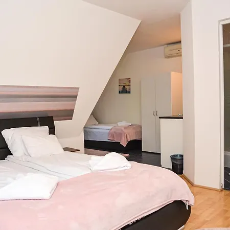 Amigo Vendeghaz Villa