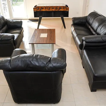 Amigo Vendeghaz Villa